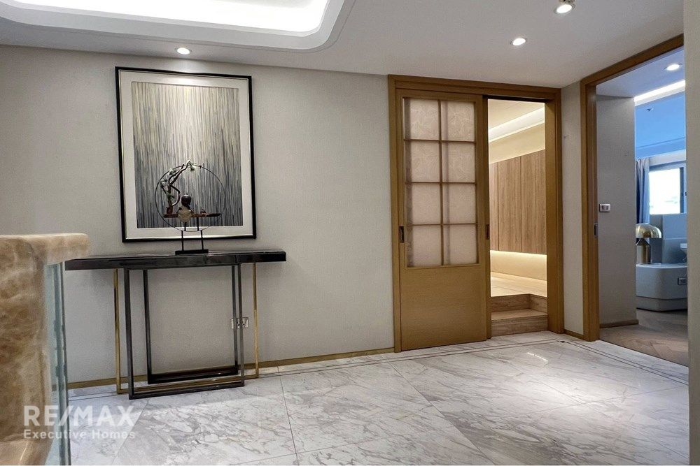 Luxury 371sqm Sky Villa with Private Pool for Rent at Le Raffine 24, 10 mins Walk to BTS Phrom Phong 8