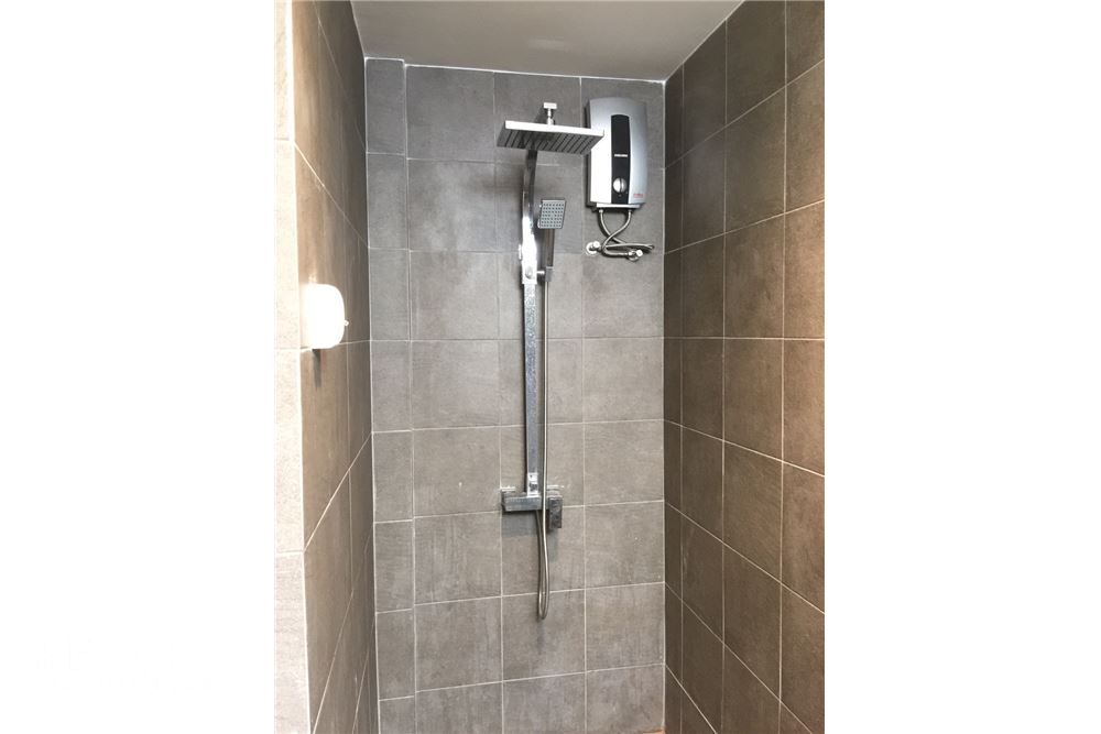 5BR Corner Townhome for Rent at 150K | Pet-Friendly | 900m to BTS Ekkamai 9