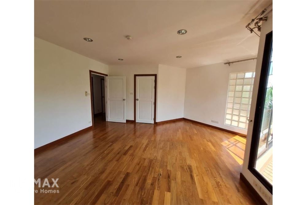 3BR Condo for Rent at 85K in Sathorn Soi 1 - 230sqm with Wood Floors & Cat-Friendly 11