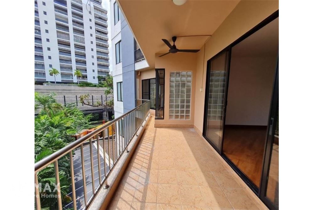 3BR Condo for Rent at 85K in Sathorn Soi 1 - 230sqm with Wood Floors & Cat-Friendly 3