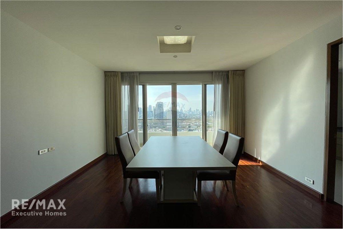 2BR Cat-Friendly Condo for Rent | 160sqm | High Floor | Sukhumvit 24 | 14 Min Walk to BTS Phrom Phong 4