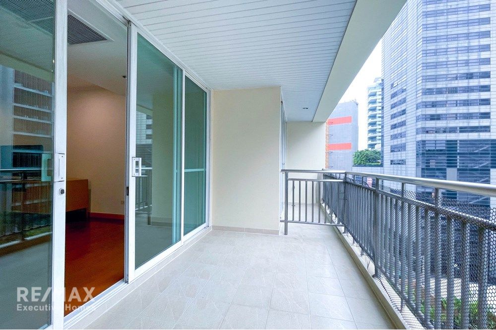Modern Condo in Vibrant Bangkok City Center 17