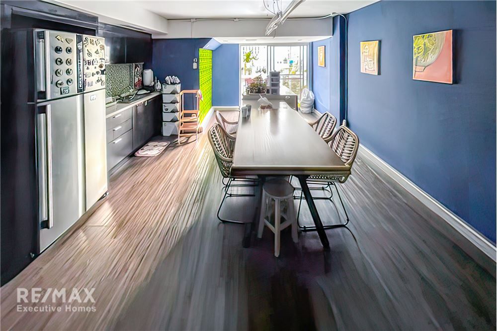 4-Story Townhouses Great Location! Just 10 minutes to Sukhumvit 18