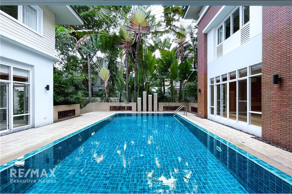 Luxuriöse 400 qm Villa mit privatem Pool zu vermieten in Sukhumvit 36 - Haustierfreundlich 1