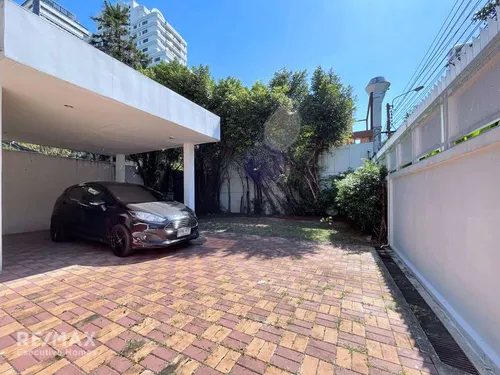 spacious-family-home-in-desirable-neighborhood-920071001-15902
