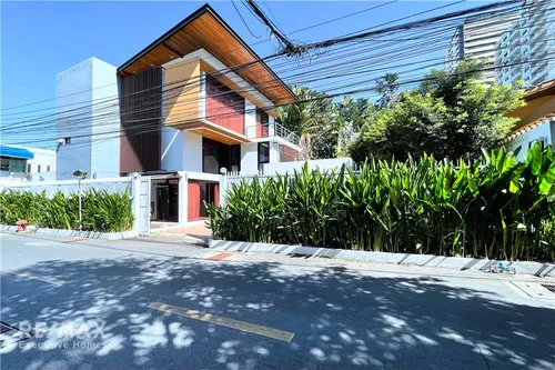3-storey-townhome-for-rent-near-ekkamai-bts-ideal-for-living-or-office-space-920071001-15903