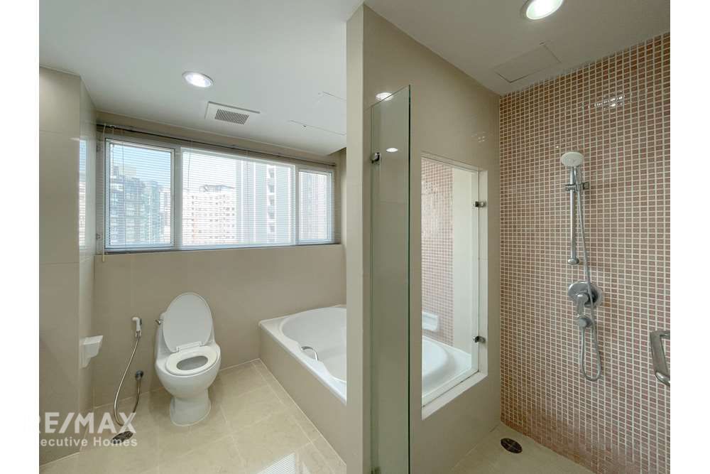 Modern Condo with Spectacular City Views in Downtown 12