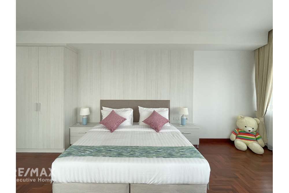 Newly Renovated 150sqm 2BR Condo for Rent at 75K - Cat Friendly 9