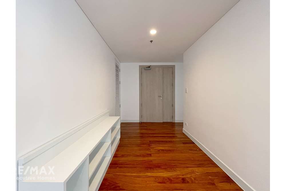 4BR Condo for Rent in Ekkamai - 280sqm with Huge Balcony & Pet-Friendly 13