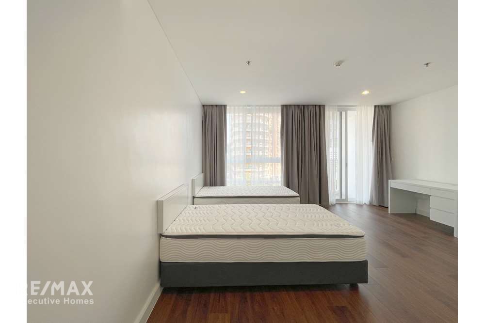 4BR Condo for Rent in Ekkamai - 280sqm with Huge Balcony & Pet-Friendly 17
