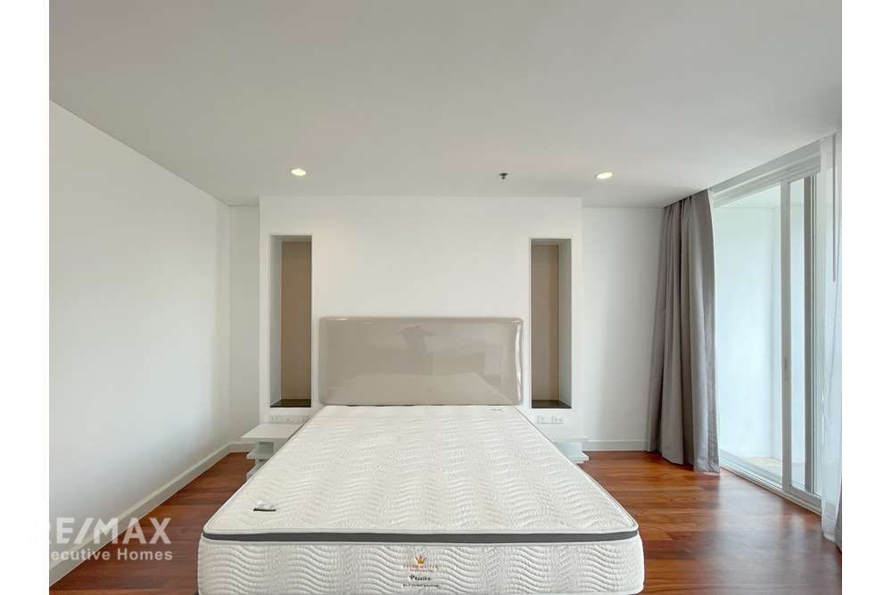 4BR Condo for Rent in Ekkamai - 280sqm with Huge Balcony & Pet-Friendly 18