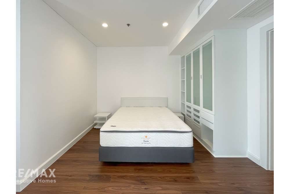 4BR Condo for Rent in Ekkamai - 280sqm with Huge Balcony & Pet-Friendly 23