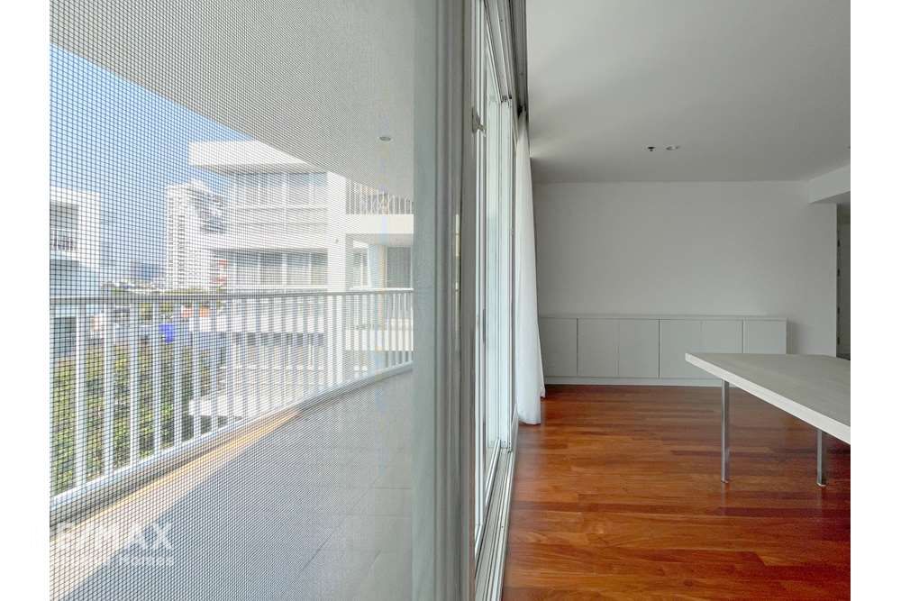 4BR Condo for Rent in Ekkamai - 280sqm with Huge Balcony & Pet-Friendly 5