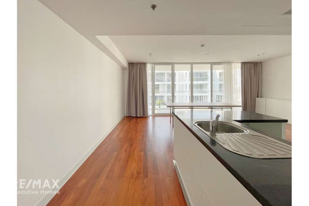 4BR Condo for Rent in Ekkamai - 280sqm with Huge Balcony & Pet-Friendly 6