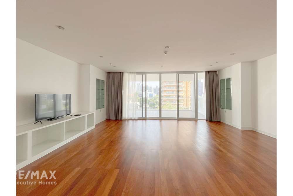 4BR Condo for Rent in Ekkamai - 280sqm with Huge Balcony & Pet-Friendly 8