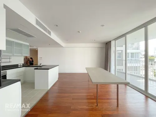 spacious-4br-condo-for-rent-in-ekkamai-280sqm-huge-balcony-pet-friendly-920071001-15931