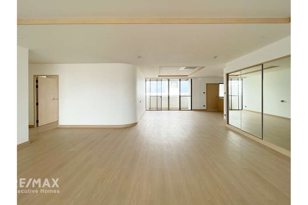 For Rent: 4BR Muji-Renovated Condo in Thong Lo - 260sqm, 95K 2