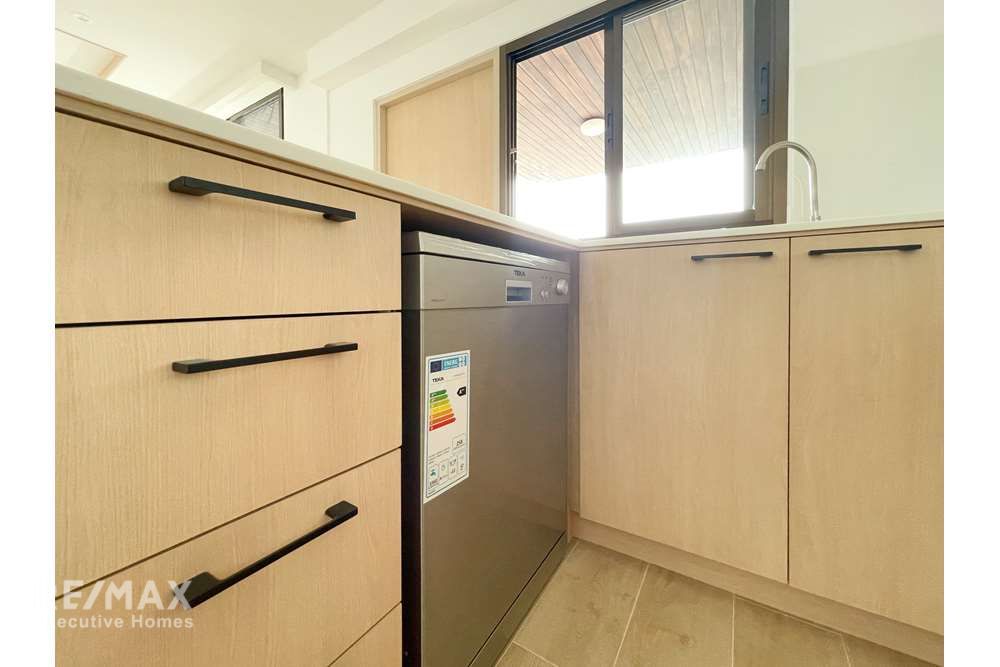 For Rent: 4BR Muji-Renovated Condo in Thong Lo - 260sqm, 95K 5