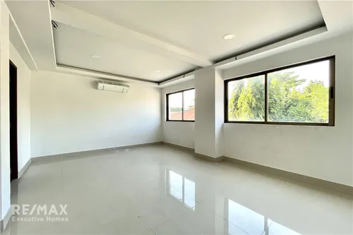 5-story-townhouse-with-rooftop-in-sukhumvit-49-office-friendly-and-pet-friendly-920071001-15999