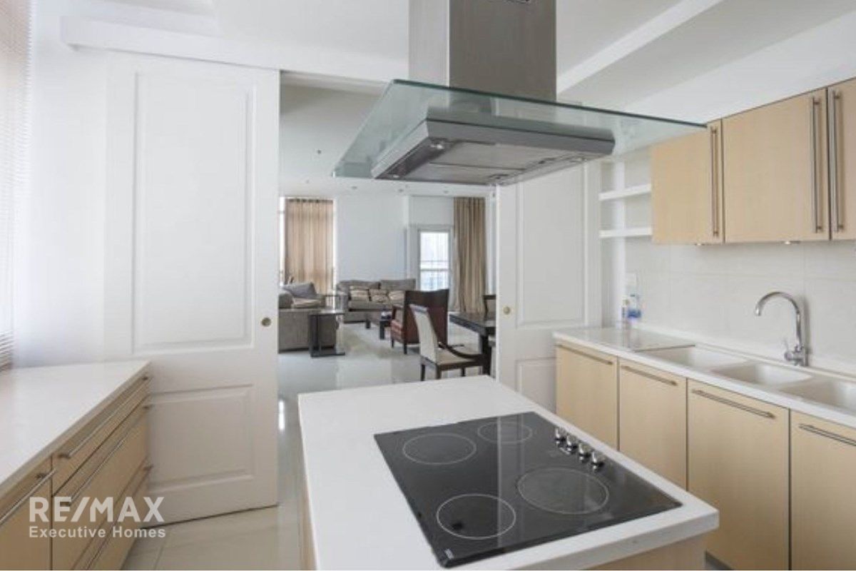 3BR Condo for Rent at Athenee Residence | 189sqm | 4 Mins Walk to BTS Ploenchit 3