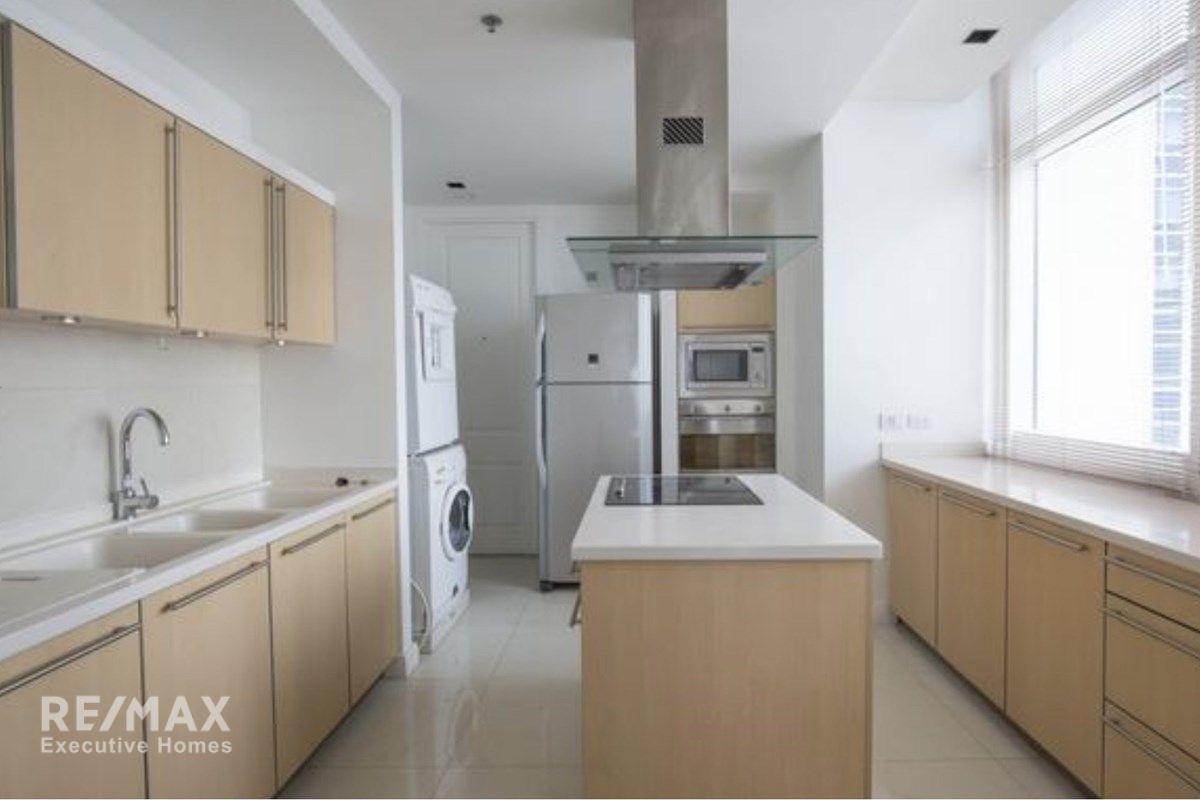 3BR Condo for Rent at Athenee Residence | 189sqm | 4 Mins Walk to BTS Ploenchit 5