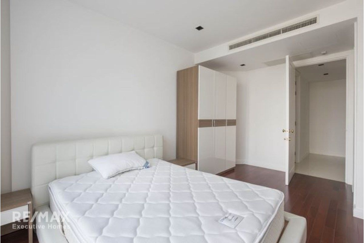 3BR Condo for Rent at Athenee Residence | 189sqm | 4 Mins Walk to BTS Ploenchit 7