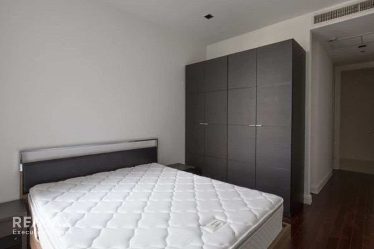 3BR Condo for Rent at Athenee Residence | 189sqm | 4 Mins Walk to BTS Ploenchit 8