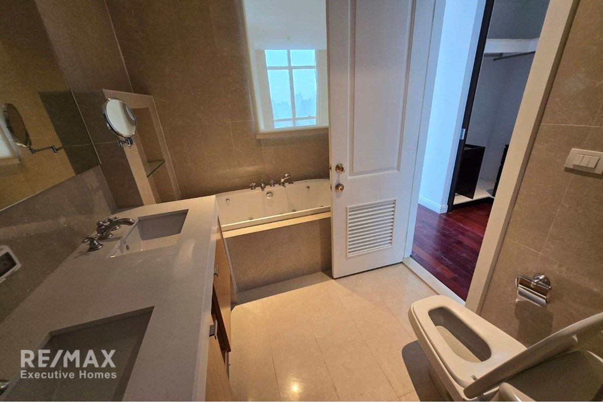 3-Zimmer-Eigentumswohnung zu vermieten in Athenee Residence | 178 m² | 38. Stock mit Himmelsblick | 4 Minuten Fußweg zum BTS Phloen Chit 10