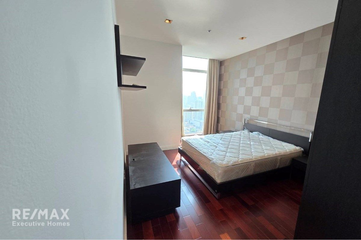 3-Zimmer-Eigentumswohnung zu vermieten in Athenee Residence | 178 m² | 38. Stock mit Himmelsblick | 4 Minuten Fußweg zum BTS Phloen Chit 7