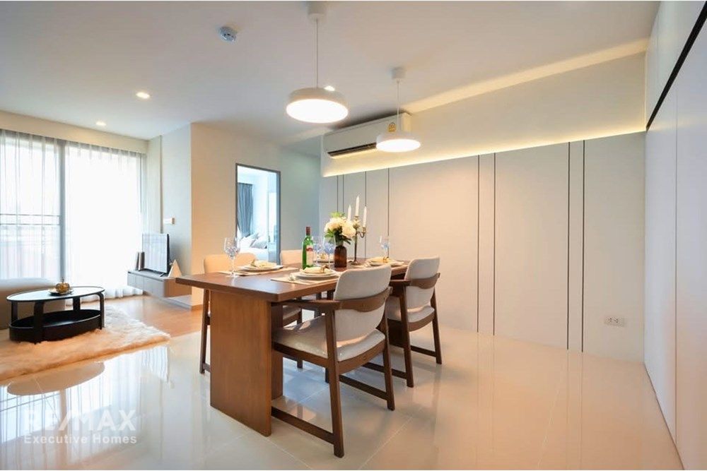 Urban Oasis: 2-Bed Watthana Condo in Bangkok! 2