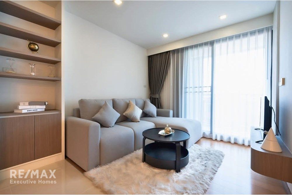 Urban Oasis: 2-Bed Watthana Condo in Bangkok! 4