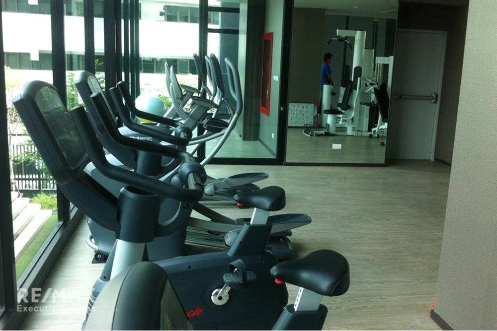 Luxury 4 Bedroom 4 Bathroom Condo for Sale in Watthana, Bangkok 13