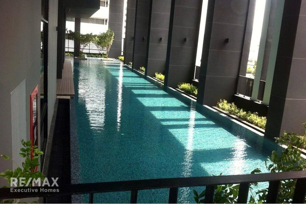 Luxury 4 Bedroom 4 Bathroom Condo for Sale in Watthana, Bangkok 15