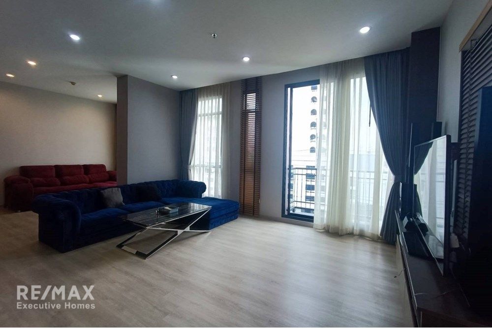 Luxury 4 Bedroom 4 Bathroom Condo for Sale in Watthana, Bangkok 2