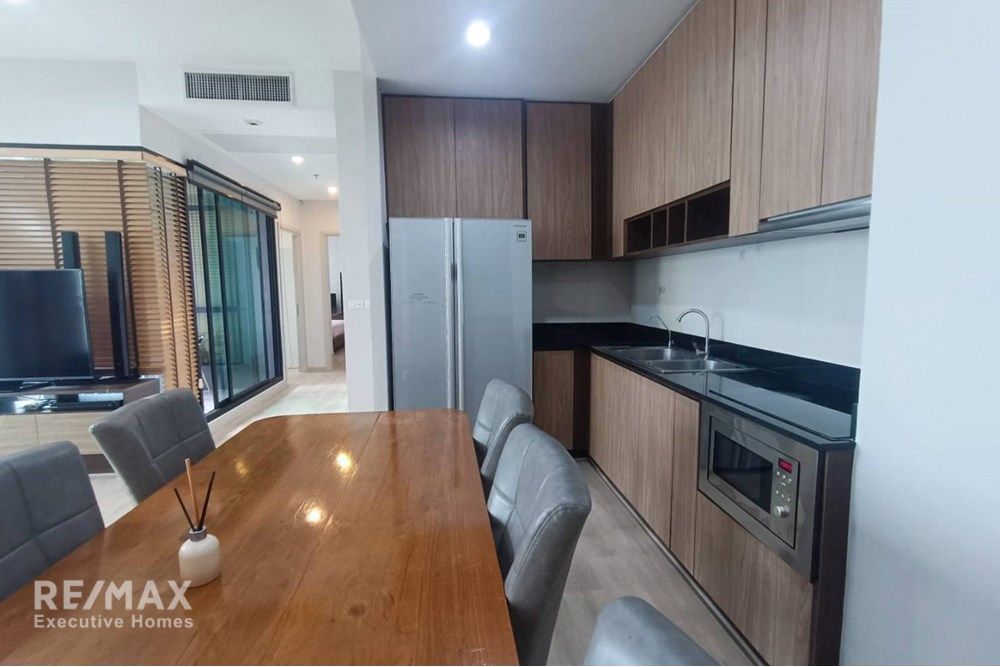 Luxury 4 Bedroom 4 Bathroom Condo for Sale in Watthana, Bangkok 3