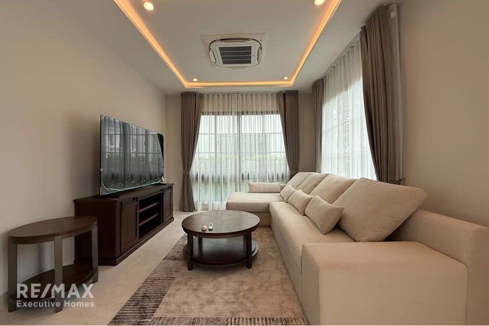 Luxurious 4BD Home with Pool in Bang Na, Bangkok! 14