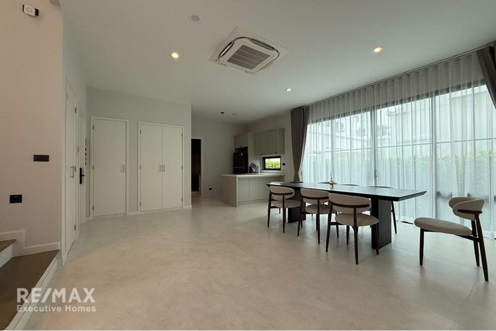 Luxurious 4BD Home with Pool in Bang Na, Bangkok! 16