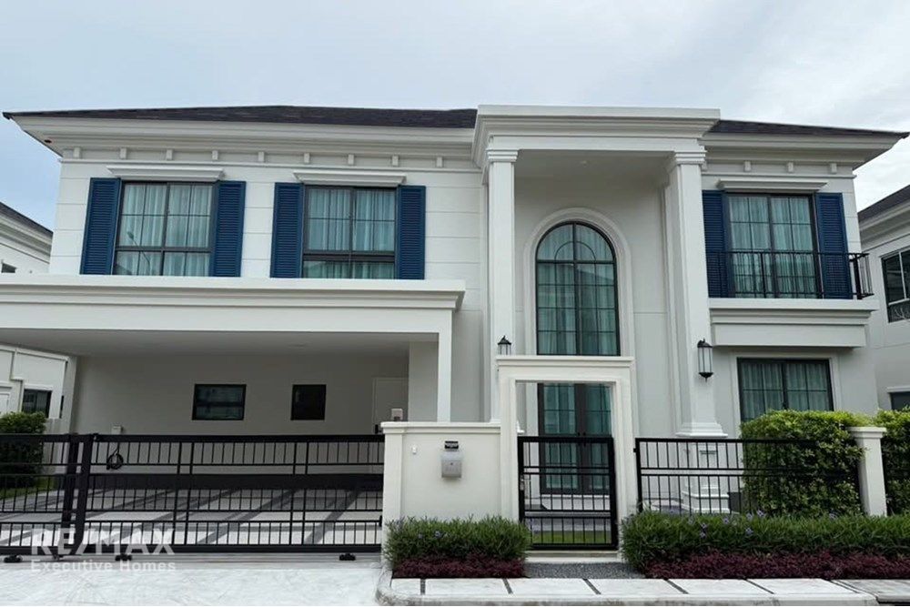 Luxurious 4BD Home with Pool in Bang Na, Bangkok! 17