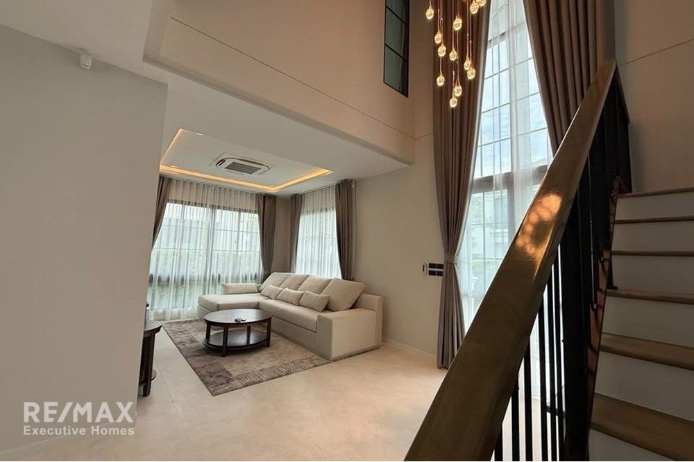 Luxurious 4BD Home with Pool in Bang Na, Bangkok! 19