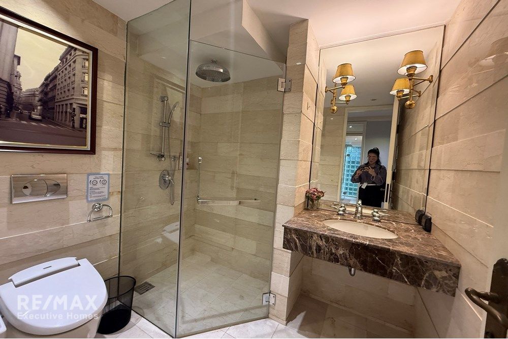Modern 2BR Condo for Rent in Watthana - Pet-Friendly Living 2
