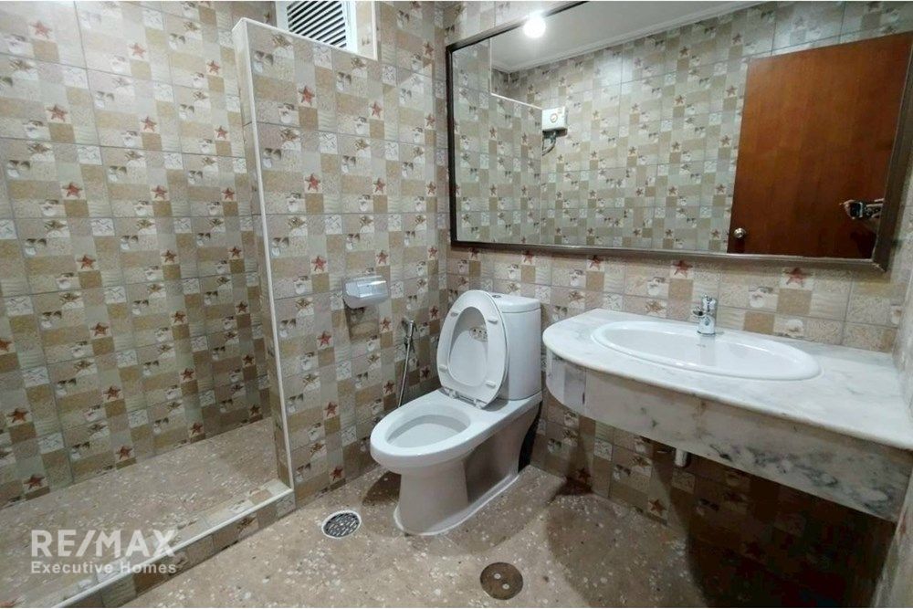 Luxury Condo in the Heart of the City 7