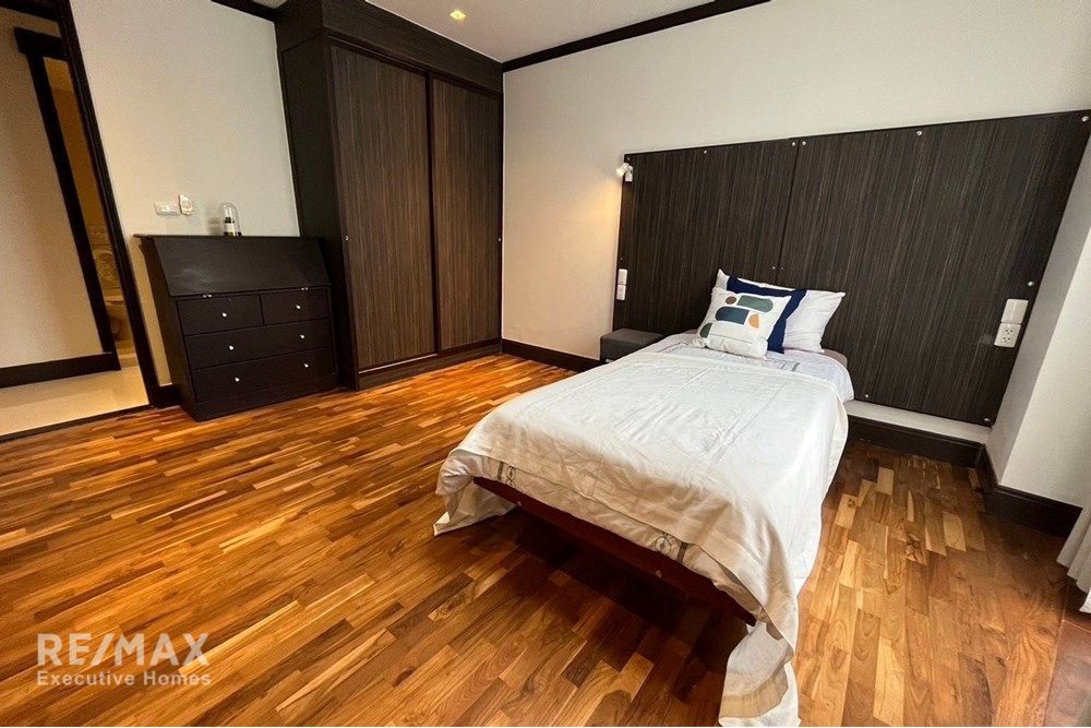 Luxurious 2-Bedroom Condo for Rent in the Heart of Bangkok 10