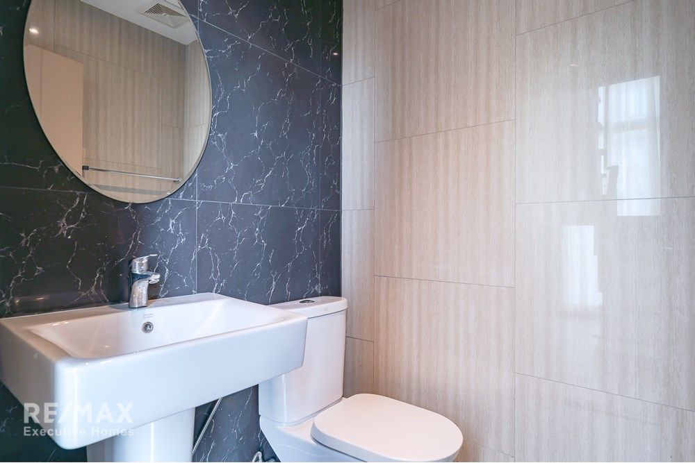 Ultra Luxurious 3BR Condo Duplex Loft in Prime Location 12