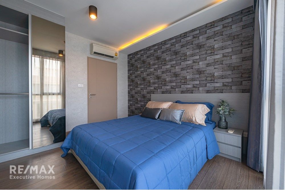 Ultra Luxurious 3BR Condo Duplex Loft in Prime Location 17
