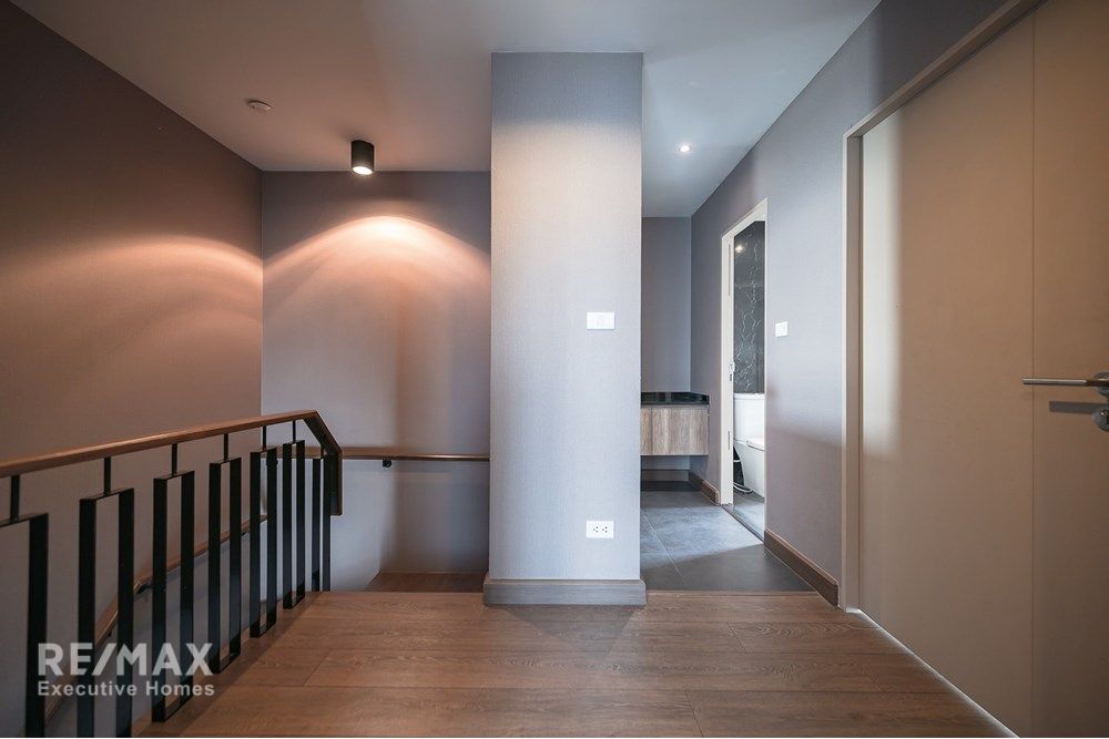 Ultra Luxurious 3BR Condo Duplex Loft in Prime Location 21