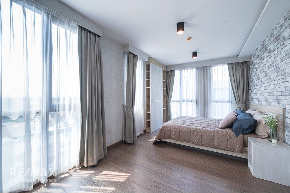 Ultra Luxurious 3BR Condo Duplex Loft in Prime Location 27