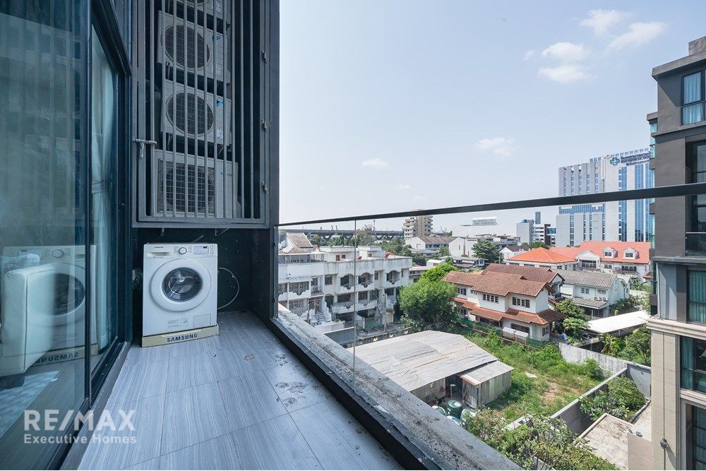 Ultra Luxurious 3BR Condo Duplex Loft in Prime Location 5