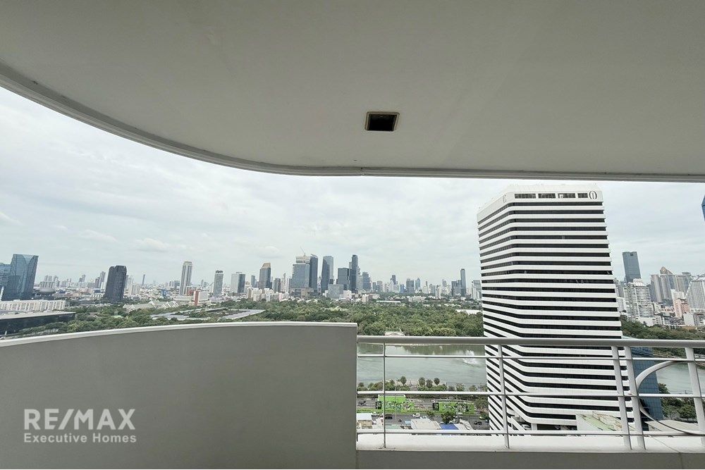 Luxury 2BR/3BA Condo for Rent in Watthana 13