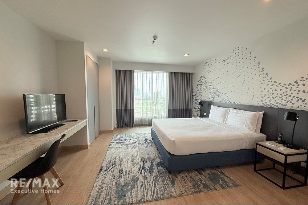 Luxury 2BR/3BA Condo for Rent in Watthana 5