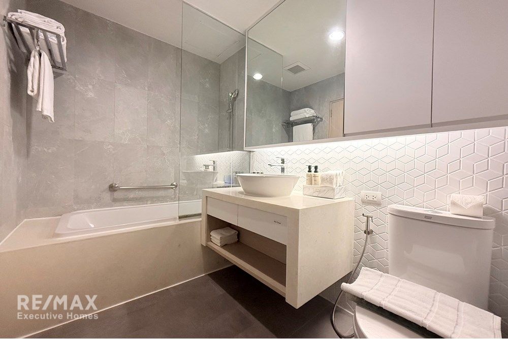 Luxury 2BR/3BA Condo for Rent in Watthana 9